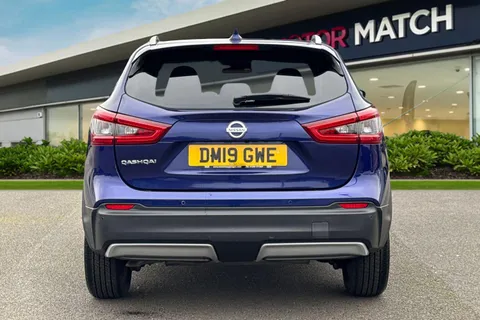 4 of 67 for Nissan Qashqai 1.3 DIG-T N-Connecta Euro 6 (s/s) 5dr