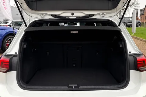 DY23VST Volkswagen Golf 1.5 eTSI MHEV R-Line DSG Euro 6 (s/s) 5dr Thumbnail #8