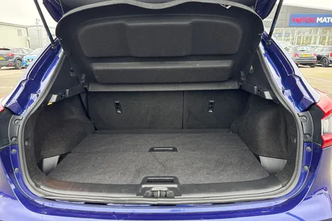 7 of 67 for Nissan Qashqai 1.3 DIG-T N-Connecta Euro 6 (s/s) 5dr