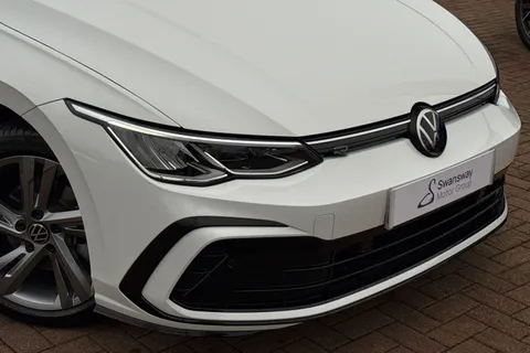 DY23VST Volkswagen Golf 1.5 eTSI MHEV R-Line DSG Euro 6 (s/s) 5dr Thumbnail #10