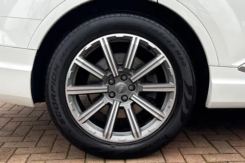 9 of 65 for Audi Q7 S line 50 TDI quattro 286 PS tiptronic