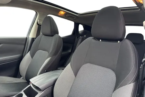 16 of 67 for Nissan Qashqai 1.3 DIG-T N-Connecta Euro 6 (s/s) 5dr