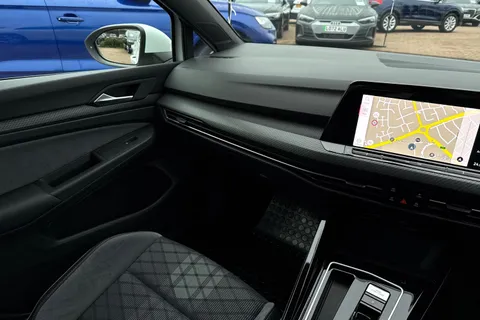 DY23VST Volkswagen Golf 1.5 eTSI MHEV R-Line DSG Euro 6 (s/s) 5dr Thumbnail #21