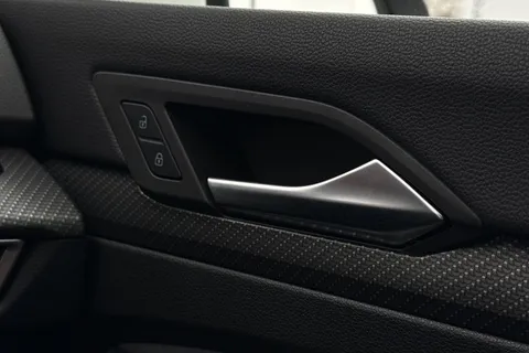 DY23VST Volkswagen Golf 1.5 eTSI MHEV R-Line DSG Euro 6 (s/s) 5dr Thumbnail #22