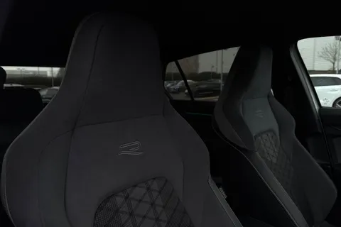 DY23VST Volkswagen Golf 1.5 eTSI MHEV R-Line DSG Euro 6 (s/s) 5dr Thumbnail #25