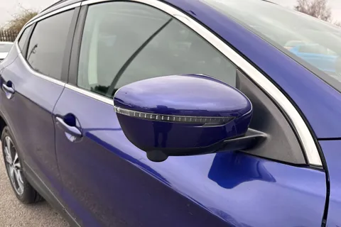 35 of 67 for Nissan Qashqai 1.3 DIG-T N-Connecta Euro 6 (s/s) 5dr