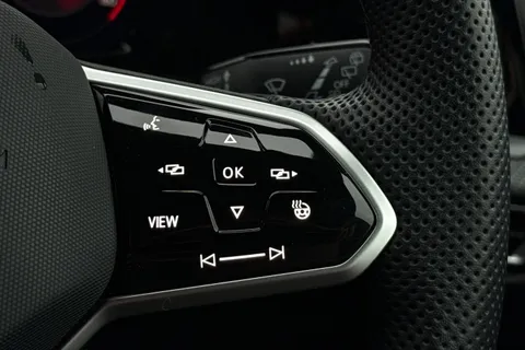 DY23VST Volkswagen Golf 1.5 eTSI MHEV R-Line DSG Euro 6 (s/s) 5dr Thumbnail #38