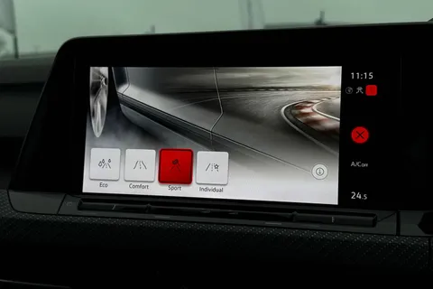 DY23VST Volkswagen Golf 1.5 eTSI MHEV R-Line DSG Euro 6 (s/s) 5dr Thumbnail #41