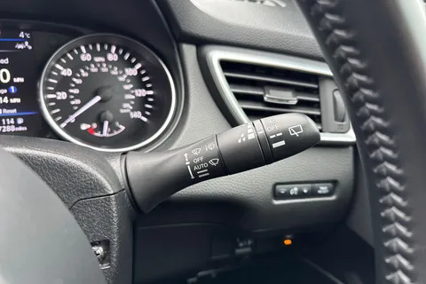 43 of 67 for Nissan Qashqai 1.3 DIG-T N-Connecta Euro 6 (s/s) 5dr