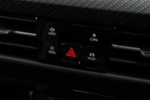 DY23VST Volkswagen Golf 1.5 eTSI MHEV R-Line DSG Euro 6 (s/s) 5dr Thumbnail #47