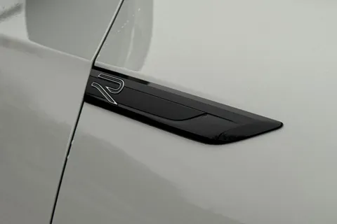 DY23VST Volkswagen Golf 1.5 eTSI MHEV R-Line DSG Euro 6 (s/s) 5dr Thumbnail #52