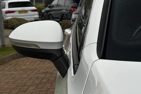 DY23VST Volkswagen Golf 1.5 eTSI MHEV R-Line DSG Euro 6 (s/s) 5dr Thumbnail #54