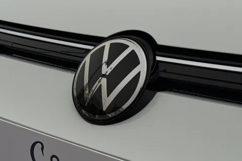DY23VST Volkswagen Golf 1.5 eTSI MHEV R-Line DSG Euro 6 (s/s) 5dr Thumbnail #55