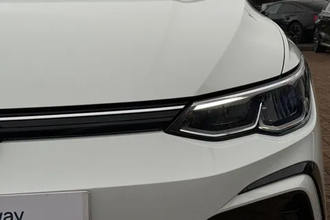 DY23VST Volkswagen Golf 1.5 eTSI MHEV R-Line DSG Euro 6 (s/s) 5dr Thumbnail #56