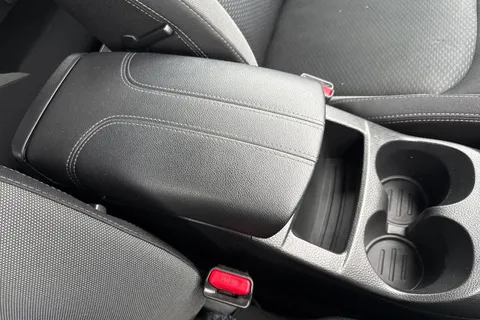 57 of 67 for Nissan Qashqai 1.3 DIG-T N-Connecta Euro 6 (s/s) 5dr