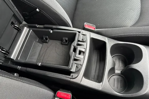 58 of 67 for Nissan Qashqai 1.3 DIG-T N-Connecta Euro 6 (s/s) 5dr