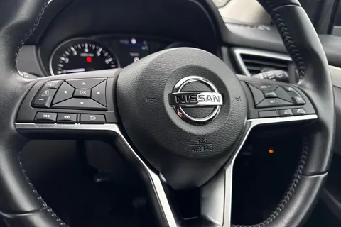 61 of 67 for Nissan Qashqai 1.3 DIG-T N-Connecta Euro 6 (s/s) 5dr