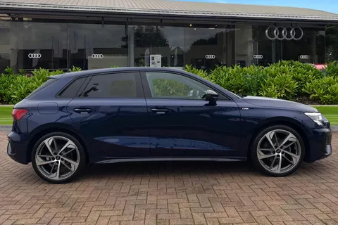 BL73FGZ Audi A3 Black Edition 35 TFSI 150 PS S tronic Thumbnail #4