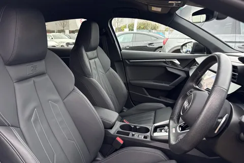 BL73FGZ Audi A3 Black Edition 35 TFSI 150 PS S tronic Thumbnail #46