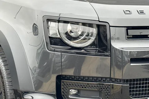 DW23FSP Land Rover Defender 110 3.0 D300 MHEV X-Dynamic HSE SUV 5dr Diesel Auto 4WD Euro 6 (s/s) (300 ps) Thumbnail #18