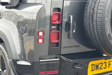 DW23FSP Land Rover Defender 110 3.0 D300 MHEV X-Dynamic HSE SUV 5dr Diesel Auto 4WD Euro 6 (s/s) (300 ps) Thumbnail #20