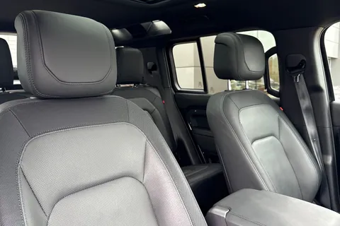 DW23FSP Land Rover Defender 110 3.0 D300 MHEV X-Dynamic HSE SUV 5dr Diesel Auto 4WD Euro 6 (s/s) (300 ps) Thumbnail #22