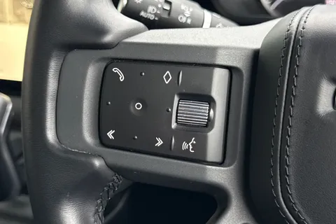 DW23FSP Land Rover Defender 110 3.0 D300 MHEV X-Dynamic HSE SUV 5dr Diesel Auto 4WD Euro 6 (s/s) (300 ps) Thumbnail #33