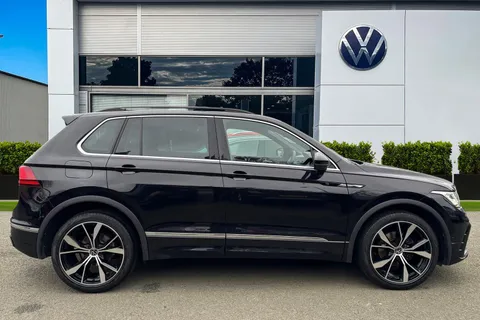 AK21CYC Volkswagen Tiguan 1.5 TSI 150 R-Line 5dr DSG Thumbnail #4