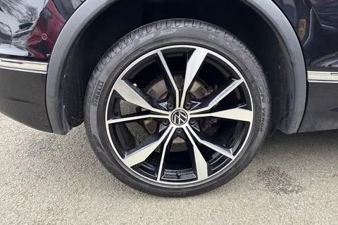 AK21CYC Volkswagen Tiguan 1.5 TSI 150 R-Line 5dr DSG Thumbnail #12