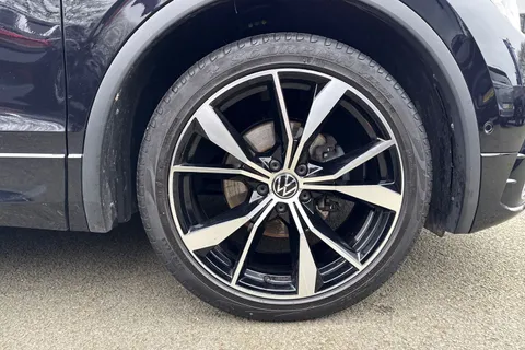 AK21CYC Volkswagen Tiguan 1.5 TSI 150 R-Line 5dr DSG Thumbnail #13