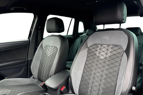 AK21CYC Volkswagen Tiguan 1.5 TSI 150 R-Line 5dr DSG Thumbnail #17