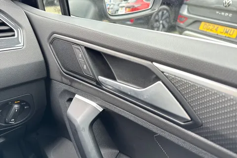 AK21CYC Volkswagen Tiguan 1.5 TSI 150 R-Line 5dr DSG Thumbnail #22