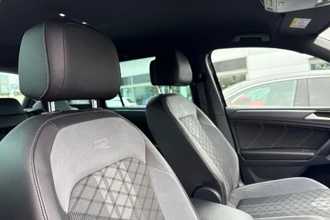 AK21CYC Volkswagen Tiguan 1.5 TSI 150 R-Line 5dr DSG Thumbnail #25