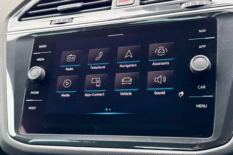 AK21CYC Volkswagen Tiguan 1.5 TSI 150 R-Line 5dr DSG Thumbnail #28