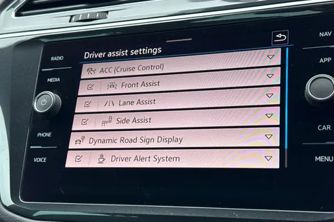 AK21CYC Volkswagen Tiguan 1.5 TSI 150 R-Line 5dr DSG Thumbnail #32