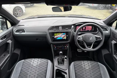 AK21CYC Volkswagen Tiguan 1.5 TSI 150 R-Line 5dr DSG Thumbnail #40