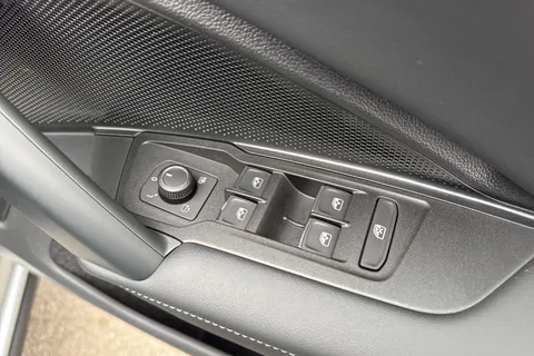  Volkswagen Tayron 1.5 eTSI MHEV Elegance DSG Euro 6 (s/s) 5dr Thumbnail #21