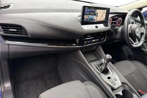 NU72VYO Nissan Qashqai 1.3 DIG-T MHEV N-Connecta Euro 6 (s/s) 5dr Thumbnail #16