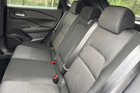 NU72VYO Nissan Qashqai 1.3 DIG-T MHEV N-Connecta Euro 6 (s/s) 5dr Thumbnail #20