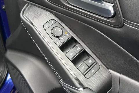 NU72VYO Nissan Qashqai 1.3 DIG-T MHEV N-Connecta Euro 6 (s/s) 5dr Thumbnail #22