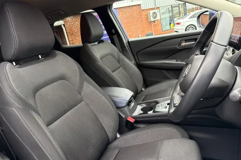 NU72VYO Nissan Qashqai 1.3 DIG-T MHEV N-Connecta Euro 6 (s/s) 5dr Thumbnail #25