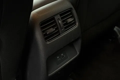 NU72VYO Nissan Qashqai 1.3 DIG-T MHEV N-Connecta Euro 6 (s/s) 5dr Thumbnail #35