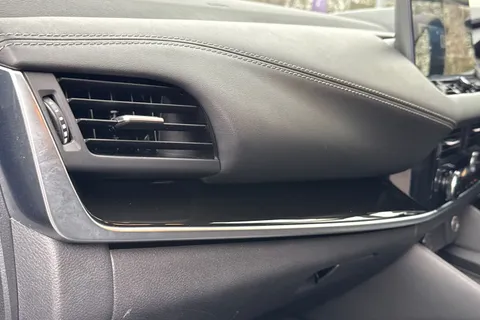 NU72VYO Nissan Qashqai 1.3 DIG-T MHEV N-Connecta Euro 6 (s/s) 5dr Thumbnail #37