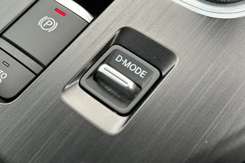 NU72VYO Nissan Qashqai 1.3 DIG-T MHEV N-Connecta Euro 6 (s/s) 5dr Thumbnail #45