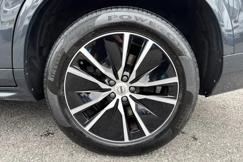 MF71URE Volvo Xc90 2.0 B5 MHEV Momentum Auto 4WD Euro 6 (s/s) 5dr Thumbnail #12