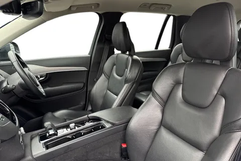 MF71URE Volvo Xc90 2.0 B5 MHEV Momentum Auto 4WD Euro 6 (s/s) 5dr Thumbnail #17