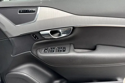 MF71URE Volvo Xc90 2.0 B5 MHEV Momentum Auto 4WD Euro 6 (s/s) 5dr Thumbnail #22