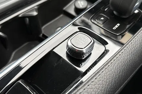 MF71URE Volvo Xc90 2.0 B5 MHEV Momentum Auto 4WD Euro 6 (s/s) 5dr Thumbnail #42