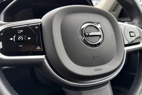 MF71URE Volvo Xc90 2.0 B5 MHEV Momentum Auto 4WD Euro 6 (s/s) 5dr Thumbnail #44