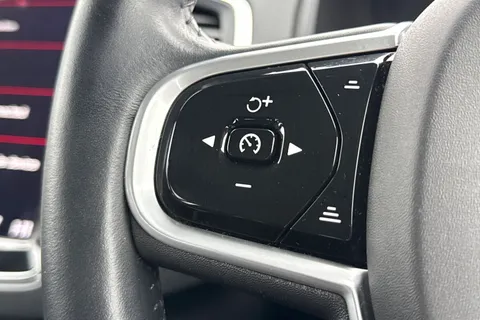 MF71URE Volvo Xc90 2.0 B5 MHEV Momentum Auto 4WD Euro 6 (s/s) 5dr Thumbnail #49